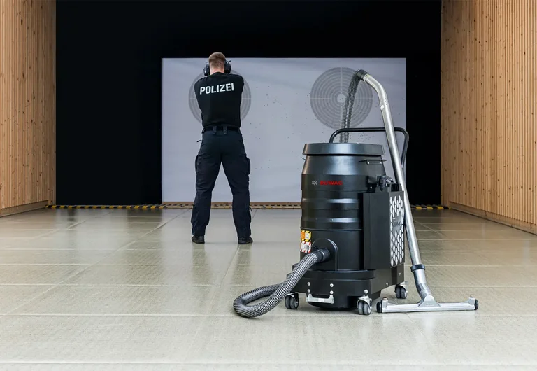Treibladungspulverreste in Raumschießanlagen sicher entfernen
