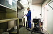 Ruwac Industriesauger mit Drehstromantrieb DS1220 für den GasEx-Bereich saugt bei Schunk in Heuchelheim GFK und CFK Stäube ab